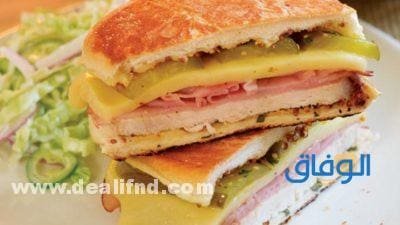 أكلات سريعة التحضير وسهلة للعشاء ساندوتش الديك الرومي بالبسطرمة والجبن