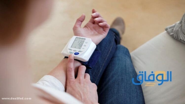 طريقة قياس الضغط بجهاز المعصم وأهم مميزاته وعيوبه