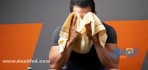 أسباب التعرق بدون مجهود؟ وعلى ماذا يدل العرق!! على ماذا يدل العرق