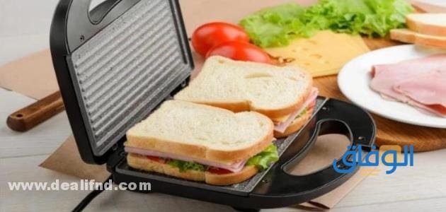 الفرق بين التوستر والساندوتش ميكر؟ الفرق بين التوستر والساندوتش ميكر