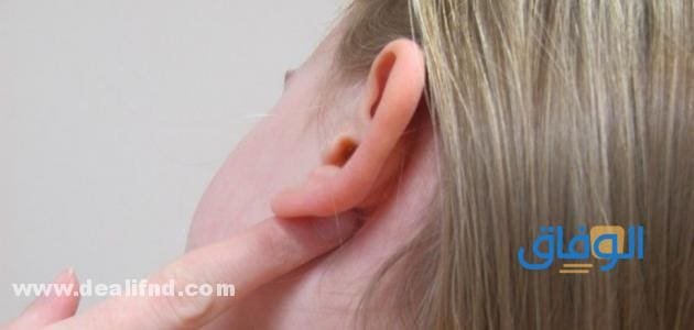 أسباب: الم خلف الاذن وكيفية علاجها علاج الم خلف الاذن بالطرق الدوائية