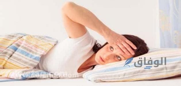 جميع اسباب التعرق اثناء النوم | أعراضه ومتى يكون خطر!.. طرق الوقاية من العرق الليلي