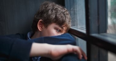 5 علامات تحذيرية على اكتئاب المراهقين.. خليك مركز واعرف إزاى تساعدهم