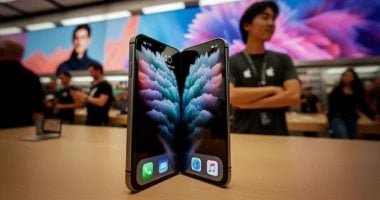iphone قابل للطى ونظارات ذكية ضمن خطة آبل لذكرى أيفون الـ20