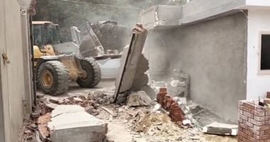 أحياء الإسكندرية تكثف حملاتها لإزالة التعديات على أراضى أملاك الدولة