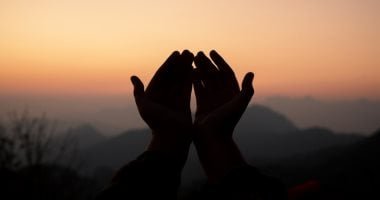 أذكار المساء.. رَضيـتُ بِاللهِ رَبَّـاً وَبِالإسْلامِ ديـناً وَبِمُحَـمَّدٍ نَبِيّـاً.. رددها ثلاث مرات