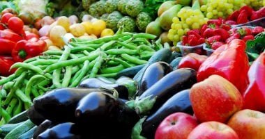 أسعار الخضروات والفاكهة والأسماك والدواجن اليوم الإثنين بالفيوم