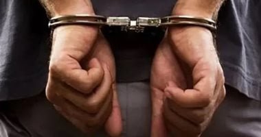 أمن الجيزة يضبط تاجر أقراص مخدرة قبل ترويجها بين زبائنه.. تفاصيل