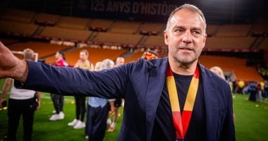 أول تعليق من هانز فليك بعد اكتساح برشلونة نظيره ريال مدريد في الدوري الإسباني