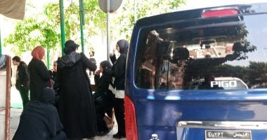 ادعوله بالرحمة.. وصول جثمان الفنان نعيم عيسى مسجد المنارة بالإسكندرية.. مباشر