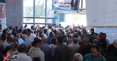 استمرار توافد أعضاء الجمعية العمومية للمشاركة فى انتخابات نقابة الصحفيين.. صور
