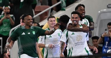 الأهلي يقترب من لقب دوري أبطال آسيا بثنائية ضد كاواساكي في الشوط الأول.. فيديو