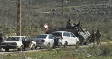 الاحتلال يجرف الأراضى اللبنانية ويقيم سواتر تربية قبالة مركز للجيش اللبنانى فى عالما الشعب