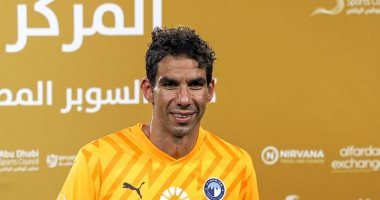 الجهاز الفنى لبيراميدز يدرس الاعتماد على شريف إكرامى فى مواجهة الزمالك