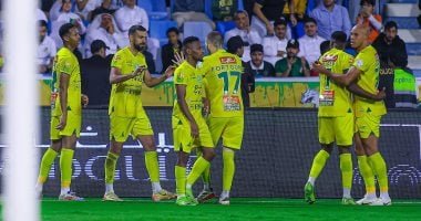 الخليج يتقدم 1-0 ضد الرياض في الشوط الأول بالدورى السعودي