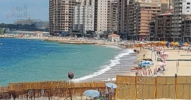 المنخفض الخماسينى يضرب الإسكندرية.. رياح شديدة و ارتفاع الأمواج ورفع الرايات الصفراء