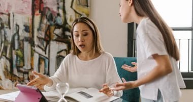 بتتوترى وقت امتحانات ولادك.. استشارى يضع روشتة تساعدك على الاسترخاء