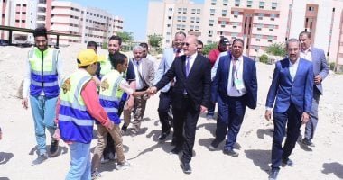 رئيس جامعة سوهاج يلتقى طلاب برنامج المساحة والخرائط بكلية الآداب