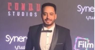 عصام السقا على ريد كاربت عرض خاص فيلمه الجديد “المشروع X “