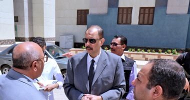 محافظ سوهاج يتفقد مشروعات الإسكان الاجتماعى بمدينة أخميم الجديدة
