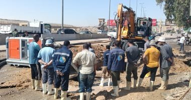 محافظة الجيزة: إنهاء إصلاح كسر خط المياه بمدخل مدينة هضبة الأهرام خلال ساعتين