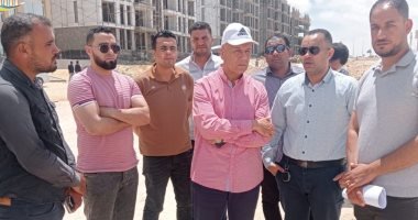 مسئولو “الإسكان” يتابعون المشروعات الجاري تنفيذها بالقرى السياحية
