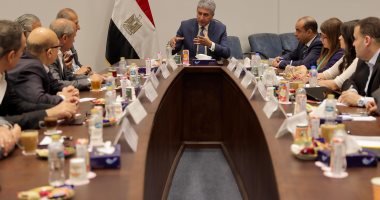 وزير الآثار يتابع تطوير التشغيل التجريبى للخدمات السياحية بأهرامات الجيزة