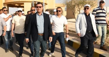 وزير الإسكان يتفقد سير العمل بمشروعات التطوير بالمدينة التراثية في العلمين