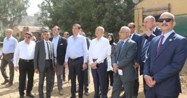 وزير الزراعة ومحافظ القاهرة يتفقدان محطة الزهراء للخيول العربية الأصيلة