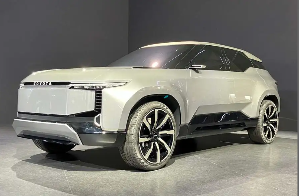 تويوتا لاند كروزر 2026 VXR 