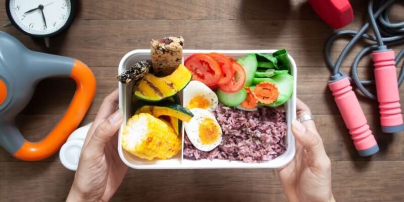 أفضل أكل قبل التمرين في رمضان 2026 + أمثلة وجبات مصرية أفضل أكل قبل التمرين في رمضان